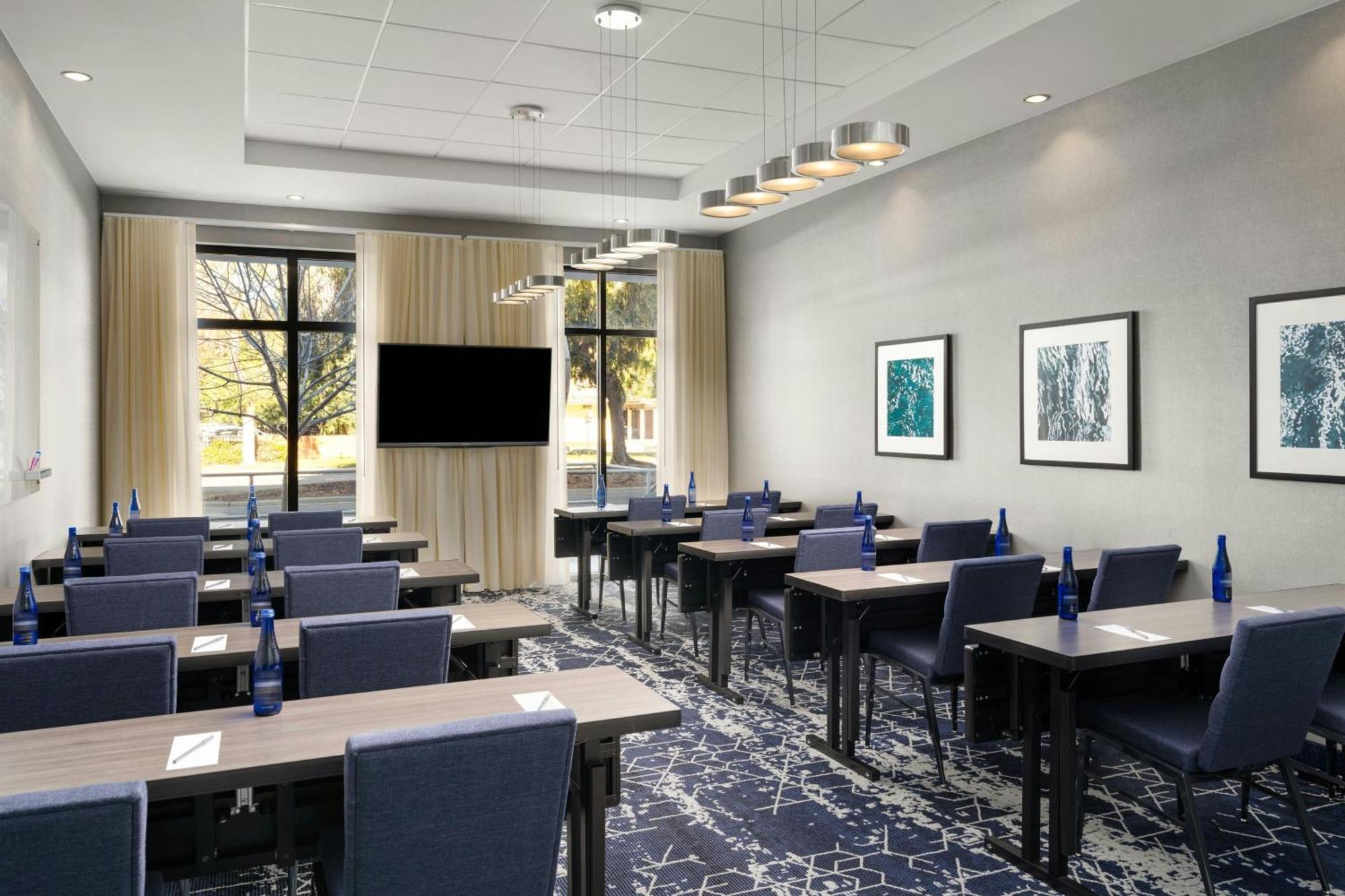 Courtyard By Marriott Sunnyvale Silicon Valley Exterior photo